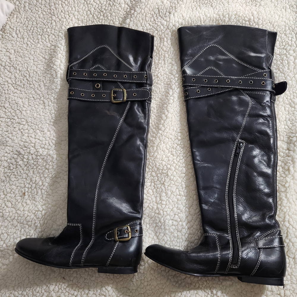 Black Knee-High Leather Boots with Buckle Detail